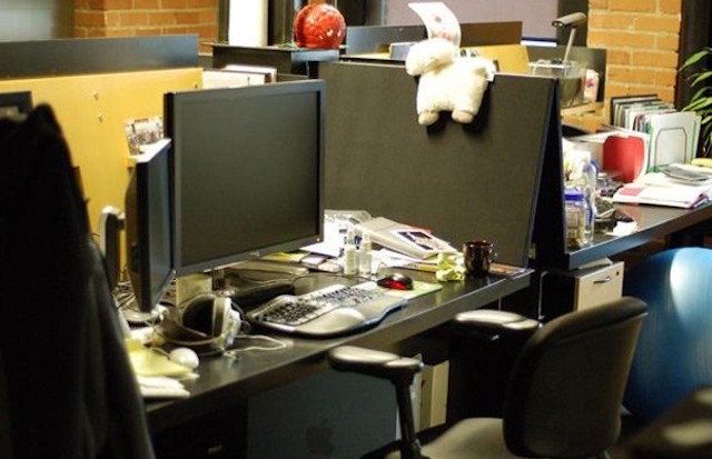 Why Creative Geniuses Often Keep A Messy Desk