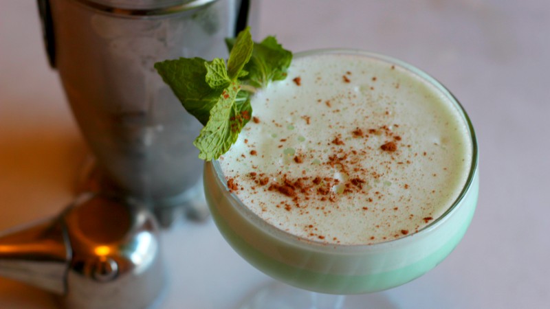 3-Ingredient Happy Hour: The Decidedly Retro Grasshopper